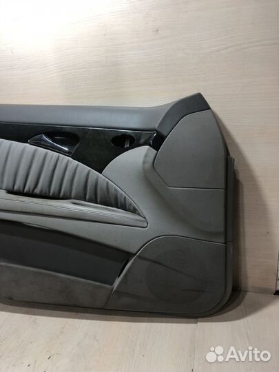 Обшивка двери передняя левая Мерседес W211