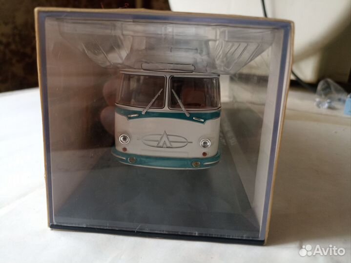 LAZ - 697 Tourist 1:43