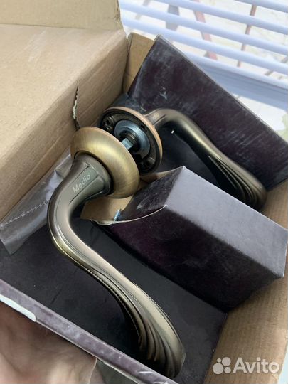 Дверь Леди-2 шпон межкомнатная с коробкой и ручкой