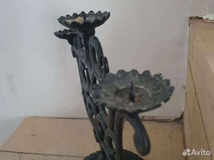 Старинный подсвечник