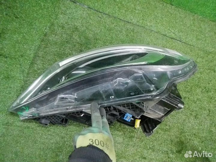 Фара левая Mercedes-Benz V-Class/Vito/Viano
