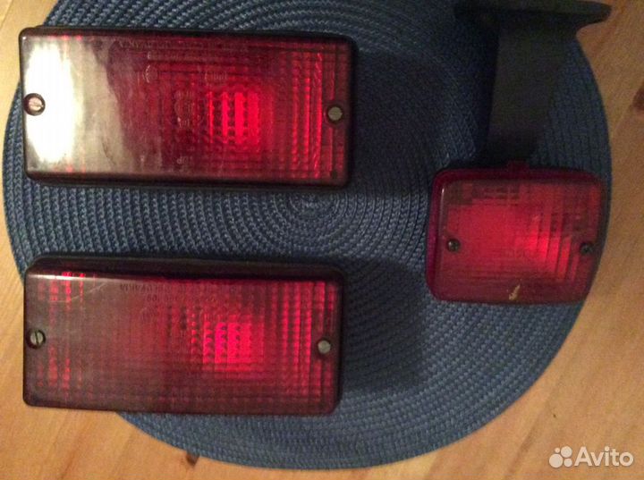Фонари задние красного света