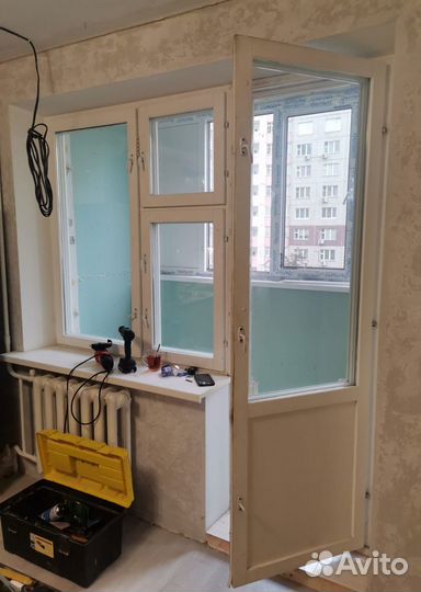 Деревянные рамы б/у окно и балконная дверь