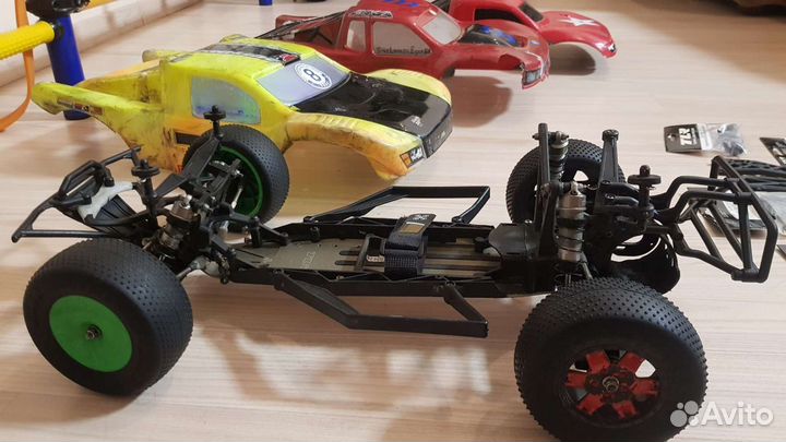 Радиоуправляемая модель 1 10