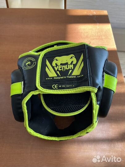 Боксерский шлем venum