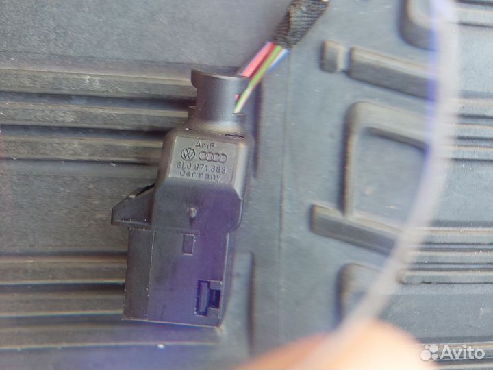 Разъем корректора фар 8l0971883