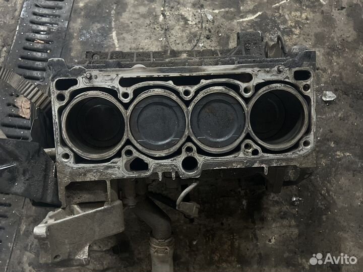 Блок двигателя в сборе гольф 4 шкода тур AKL 1,6
