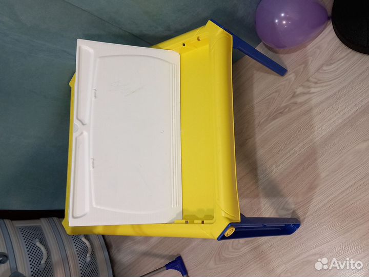 Столик PicnMix для настольных игр и рисования