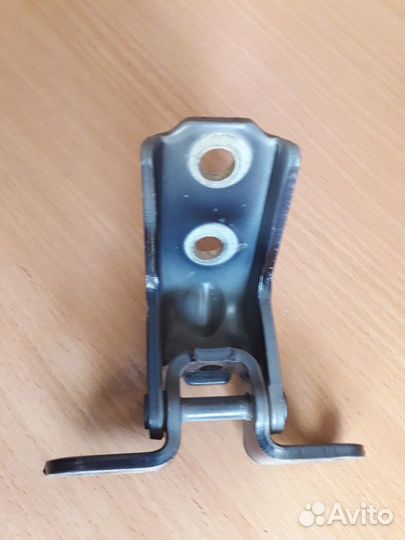 Петли передней левой двери киа серато 4