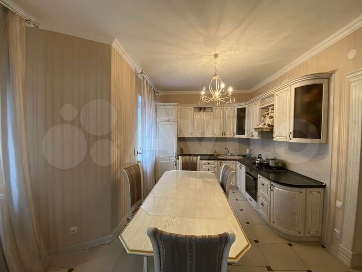 Дом 176 м² на участке 15 сот.