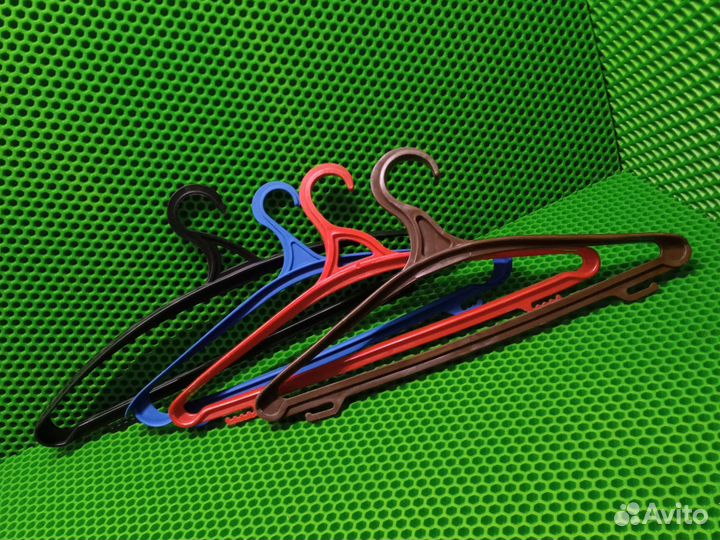 Вешалки одежные