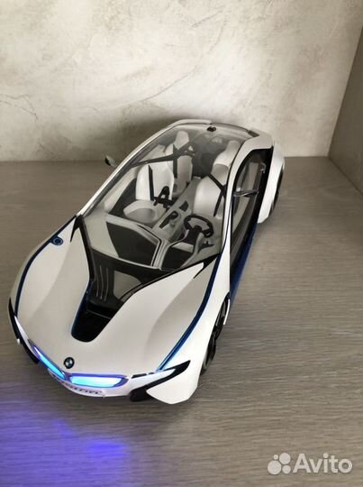 BMW i8 на пульте управления