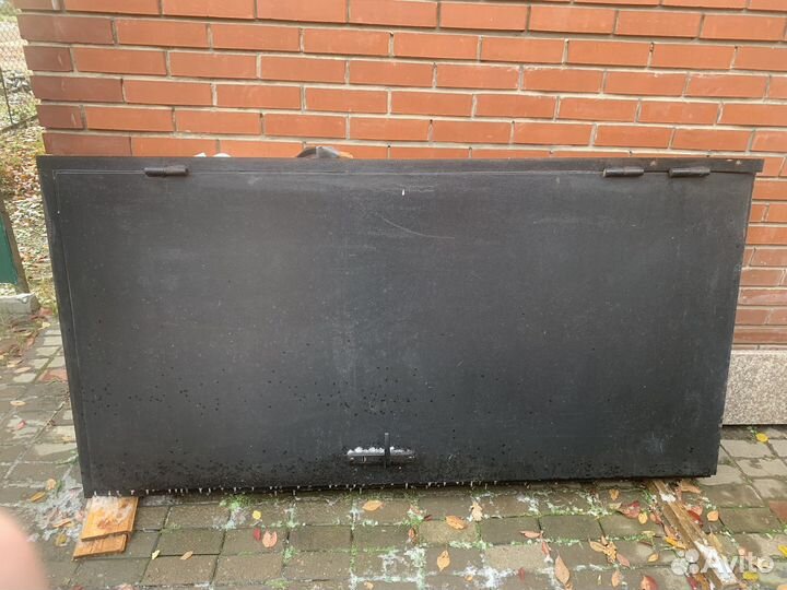 Железная дверь