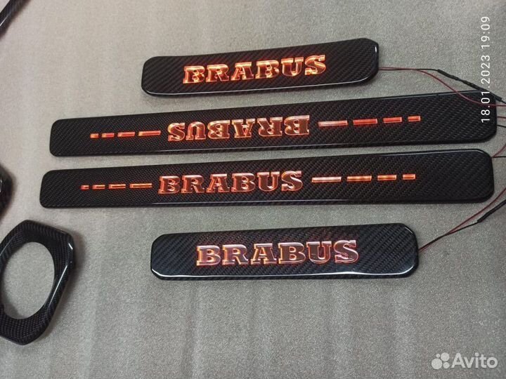 Накладки порогов Mercedes brabus 463A