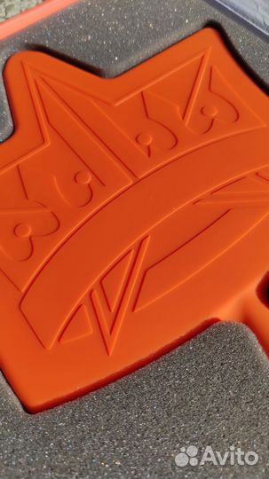 Jeffree star Зеркало Crown Mirror оранжевое