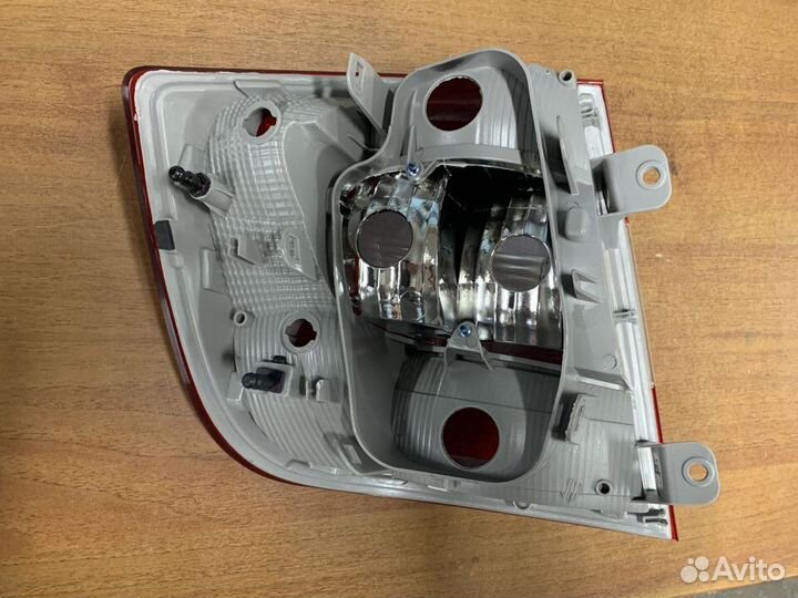 Фонарь задний правый Skoda Rapid