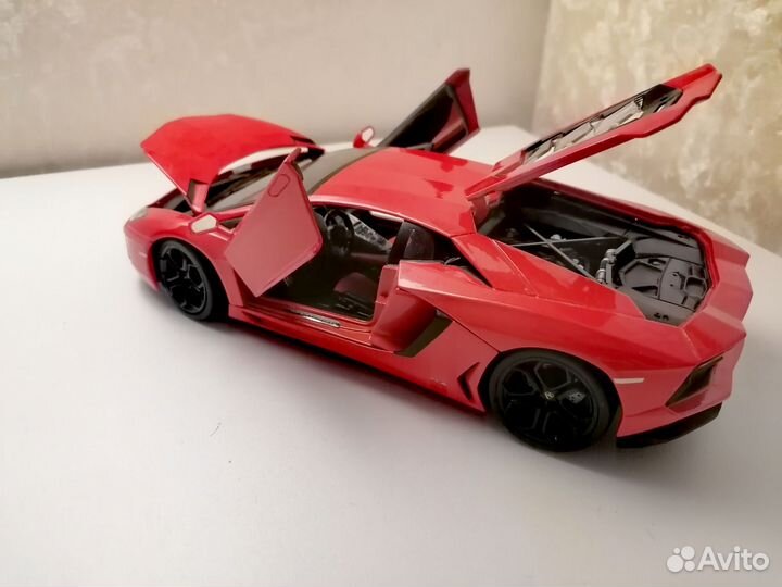 Lamborghini aventador LP700-4 Burago 1:18