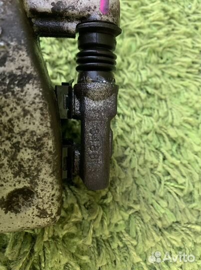 Суппорт задний Toyota Avensis