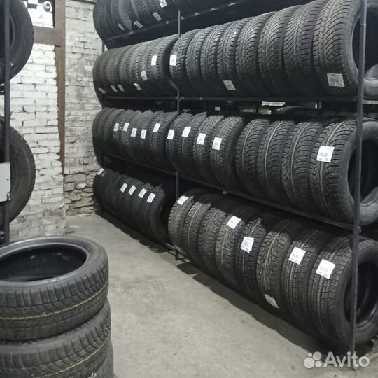 Pirelli P Zero PZ4 295/35 R21 107W