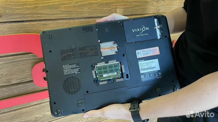 Toshiba ноутбук