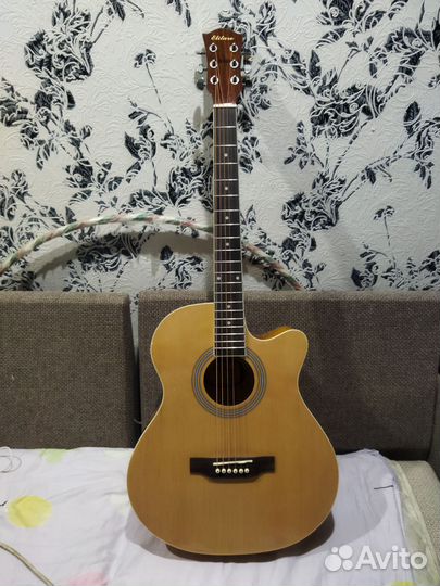 Полуакустическая гитара