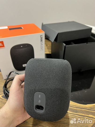 Колонка jbl link music с Алисой