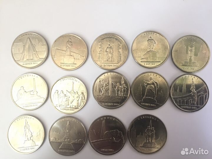 Памятные и юбилейные монеты России