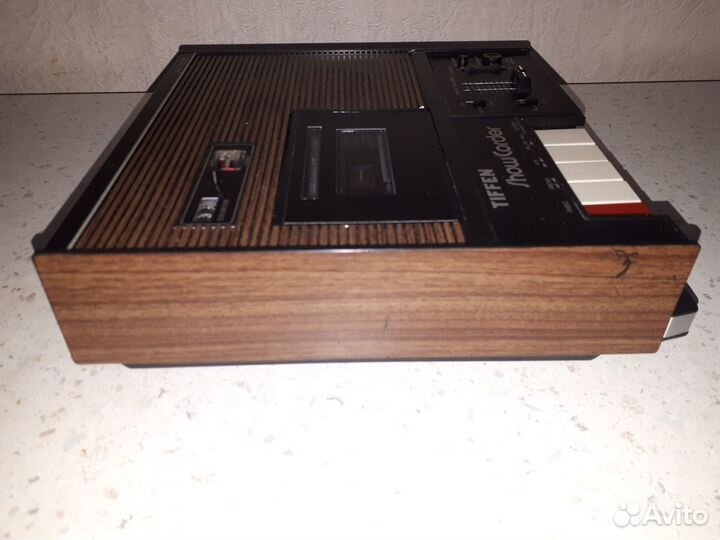 Переносной японский магнитофон tiffen 70e