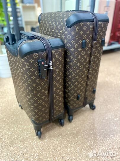 Чемодан на колесах Louis Vuitton, размер S