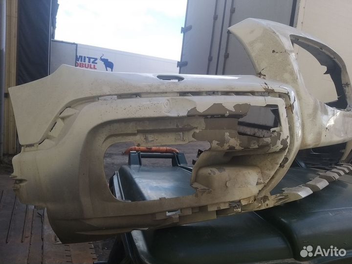 Бампер передний volvo xc70 2011 года