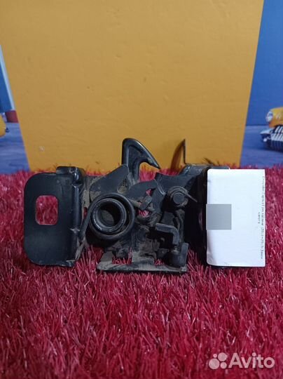 Замок капота Chevrolet Captiva C140 2011-2016 RHD