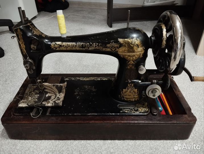 Швейная машинка зингер