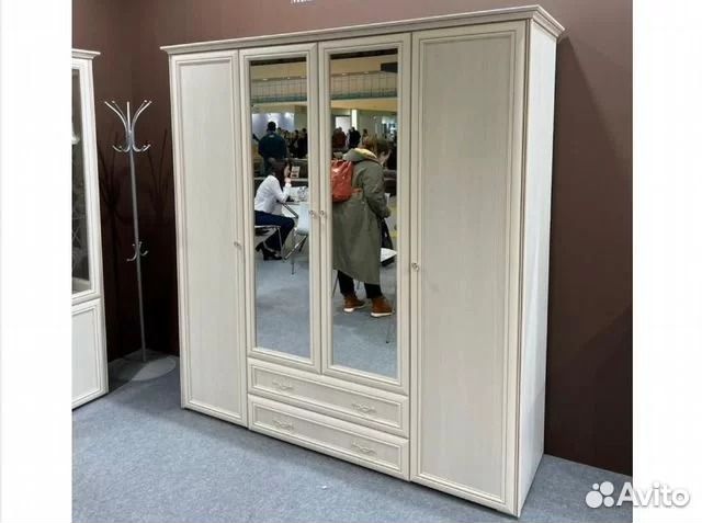 Шкаф 4-х створчатый 