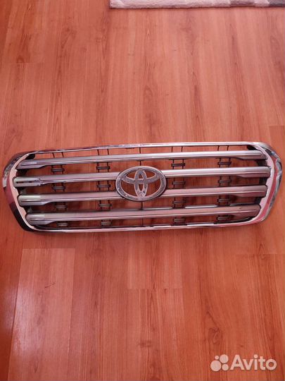 Решетка радиатора Тойота ленкрузер 200