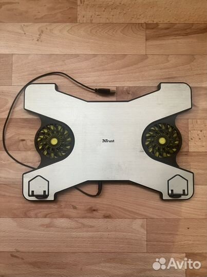 Охлаждающая подставка для ноутбука Trust 16813