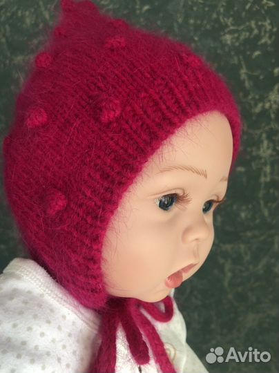 Очень симпатичная шапочка с шишечками для девочки