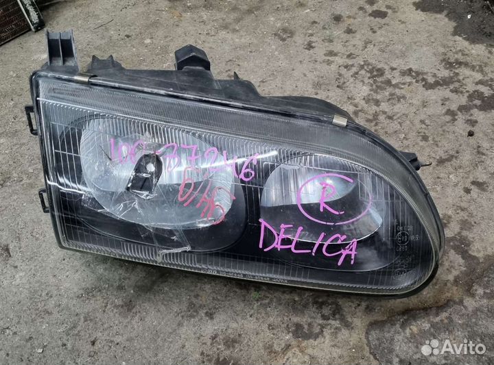Правая фара Delica. Дефект