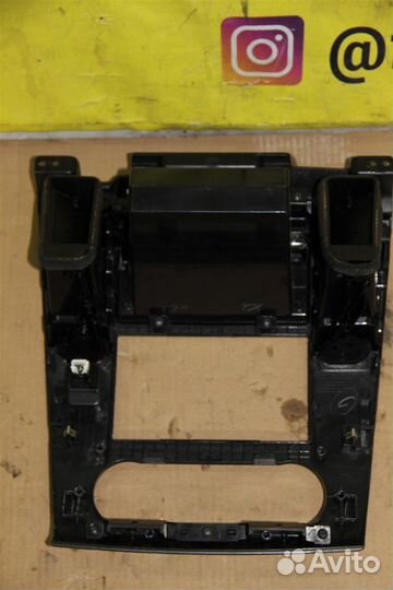 Накладка декоративная Nissan Tiida C11 2007