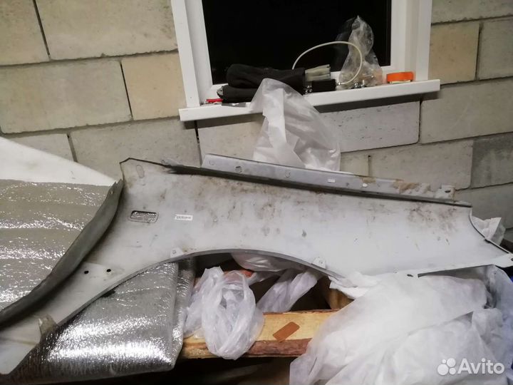 Продам переднее крыло от вольксваген