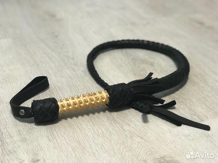 Кубанская нагайка с рукоятью из дерева