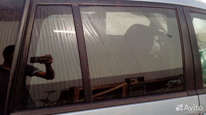 Стекло задней правой двери заднее правое Ford