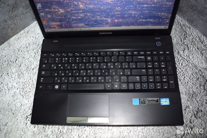 Ноутбук samsung на Core i3-2350M/ 520mx/8 gb