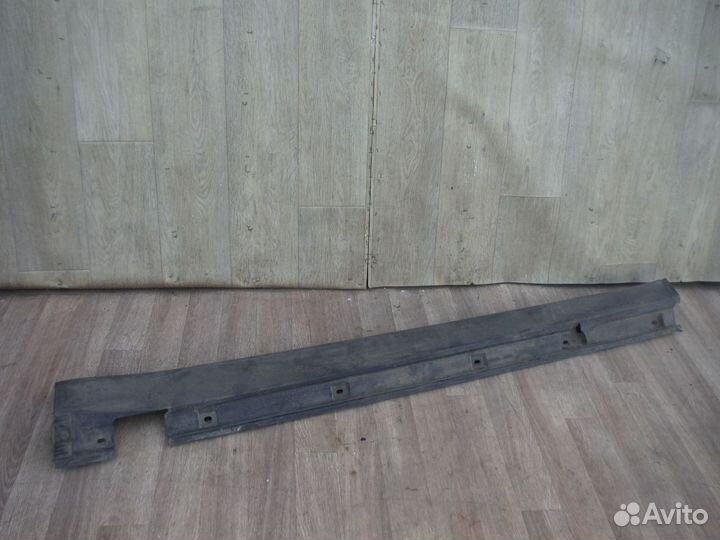 Порог накладка правый Mercedes ML W164 2009