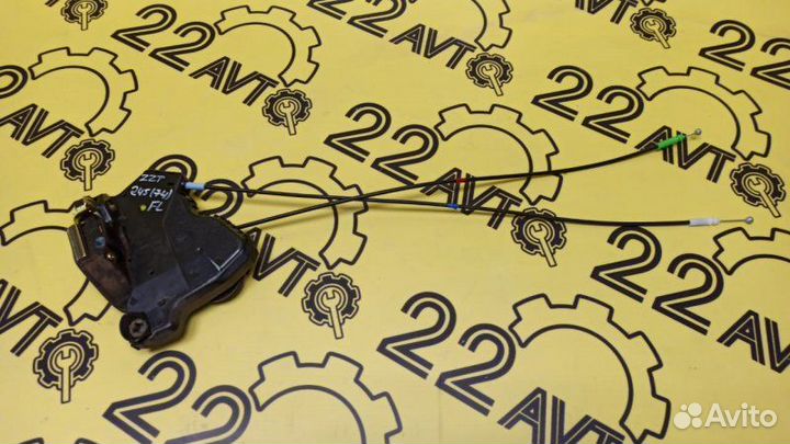 Замок двери передний левый Toyota Premio ZZT245