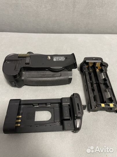 Батарейный блок nikon mb-10