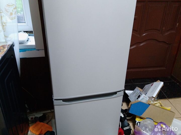 Холодильник двухкамерный новый