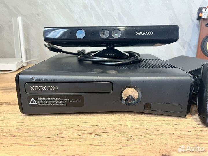 Xbox 360 Slim 500gb + Kinect + 2 джойстика