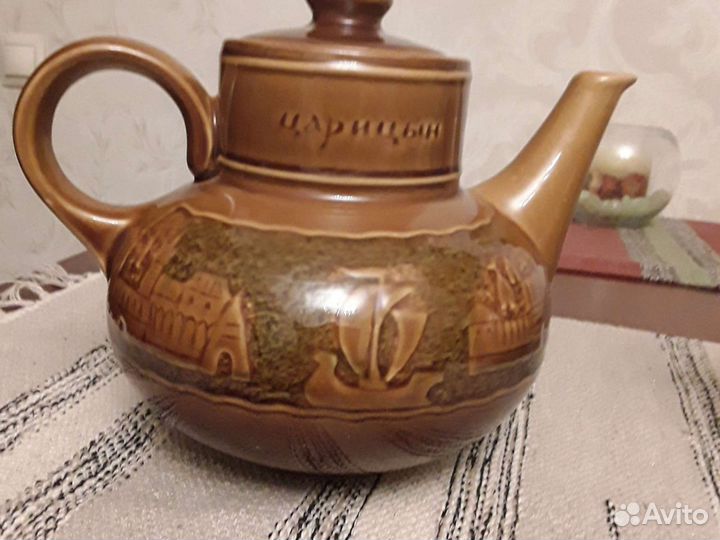 Керамические чайники разные