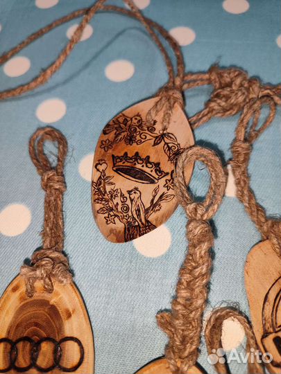 Брелки из дерева