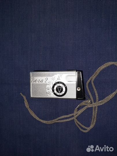 Антикварный миниатюрный фотоаппарат